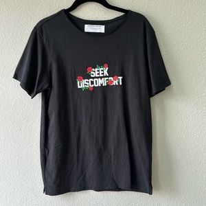 Seek Discomfort Graphic Tee Small